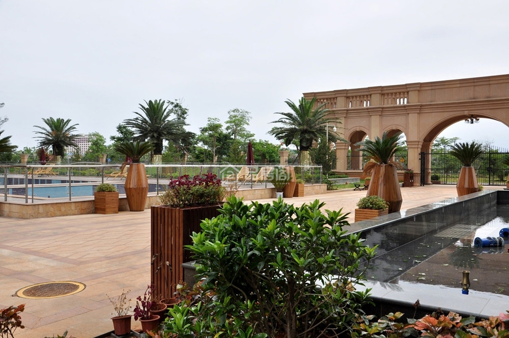 长信蓝郡 纯一层141平