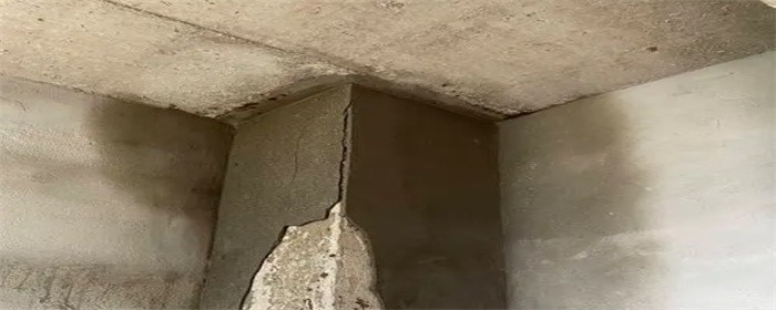 顶楼烟道漏水.jpg