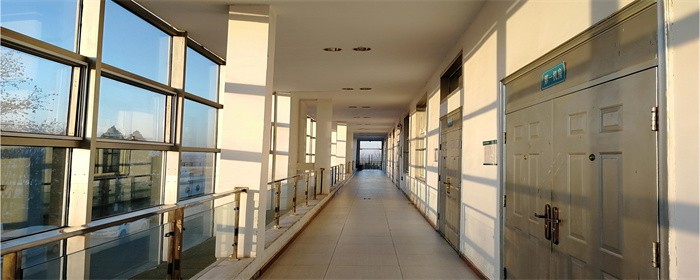楼道1.jpg